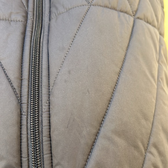 Luluemon Ivivva Girls Vest Reversible Sherpa Lined Quilted Athletic Size 14 - Picture 2 of 7